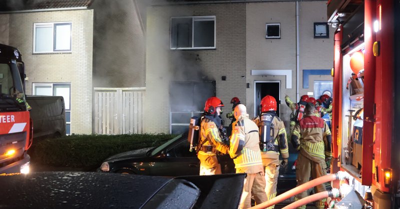 Zwaargewonde bij explosie in Almere, politie vermoedt opzet