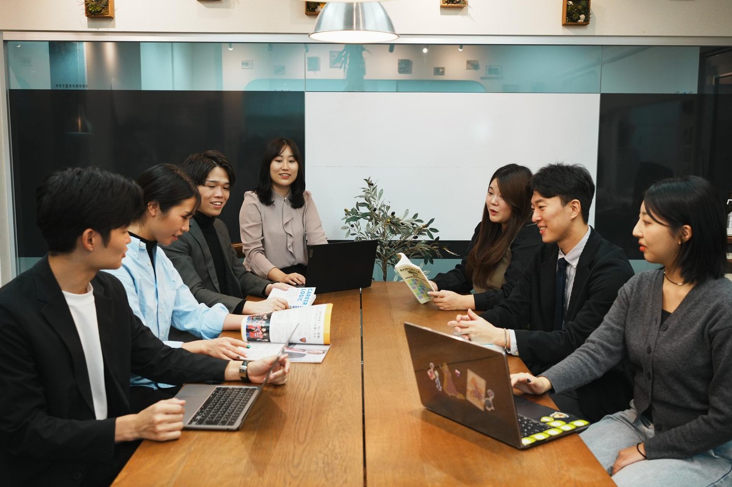 Dddr50's tweet card. ■企業担当(=リクルーティングアドバイザー:RA) KORECと新規もしくは既存でお取引のある企業企業様を複数社担当し、企業様の採用目標達...