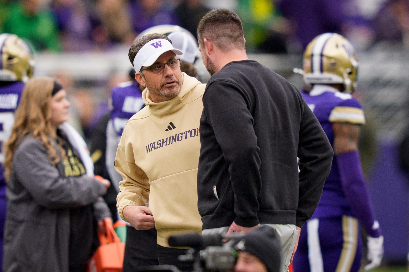 RefuseToLosePod's tweet card. The Gators have hired Jon Sumrall of Tulane.