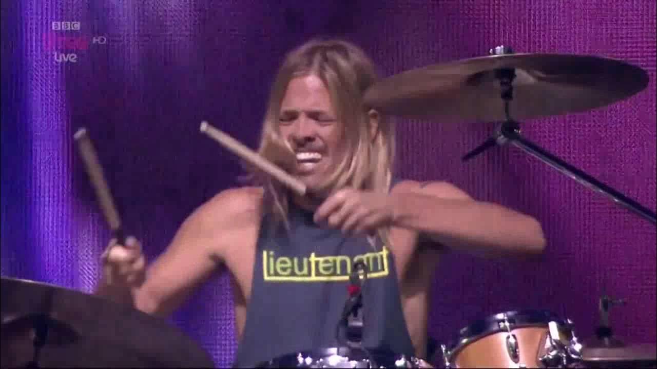 SimoneValsecchi's tweet card. Foo Fighters - Everlong (Live 2015)