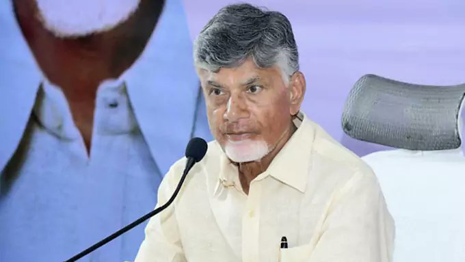 eenadulivenews's tweet card. పింఛన్ల పంపిణీలో ప్రతి ఒక్కరూ పాల్గొనాలని ముఖ్యమంత్రి చంద్రబాబు (Chandrababu) స్పష్టం చేశారు.