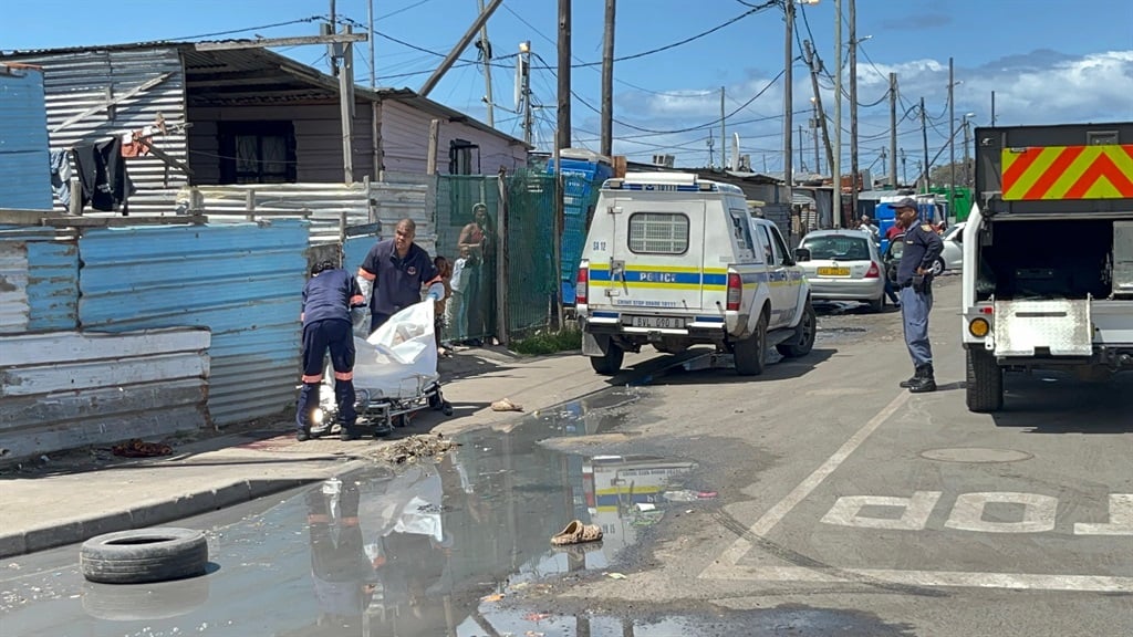 dailysunsa's tweet card. Another resident said that they heard two gunshots at about 4am but did not go outside.