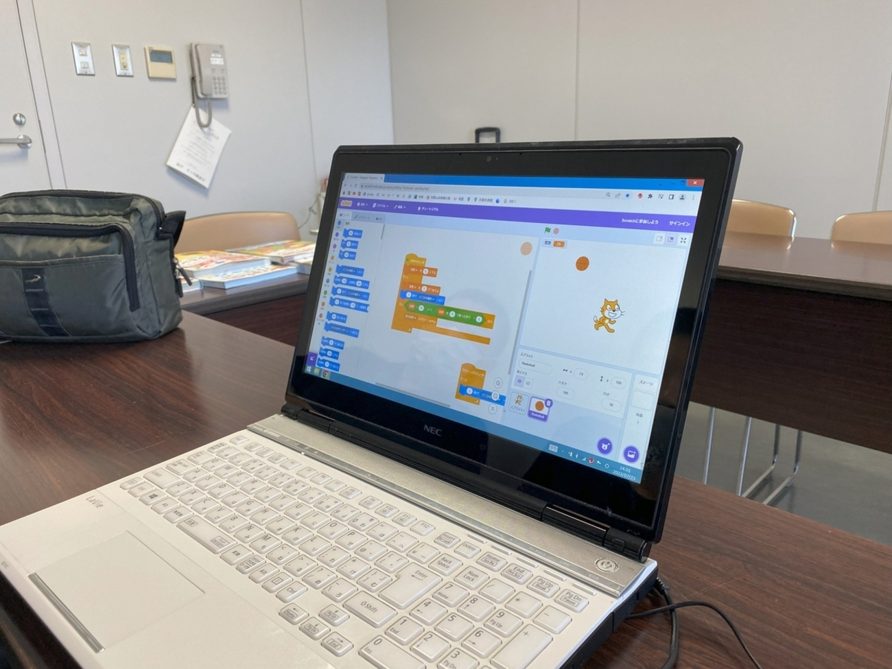 CoderDojoWaka's tweet card. 開催概要 内容 参加申し込み 開催概要 日時：2023/10/28(土) 13:30 - 15:30 今回は土曜日です。お間違いのないようにご注意ください！場所：和歌山県民文化会館定員：10名程度(応募多数の場合は抽選となります。また、メンターの参加状況により前後します。)費用：無料持ち物：ノートパソコン、タブレット …