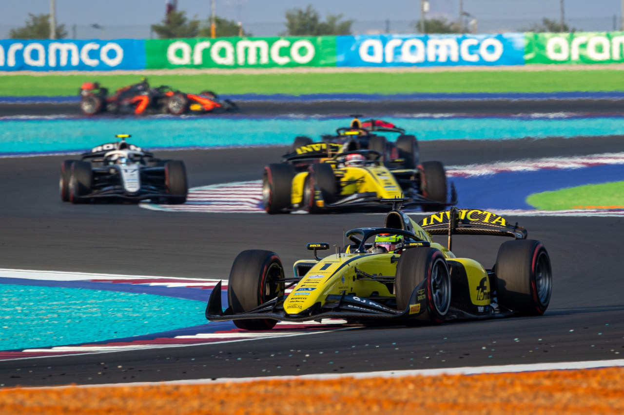 AUTOSPORT_web's tweet card. 　11月28日〜30日に行われた2025年FIA F2第13戦ルサイル終了後のドライバーズランキング、チームランキングは以下のとおり。