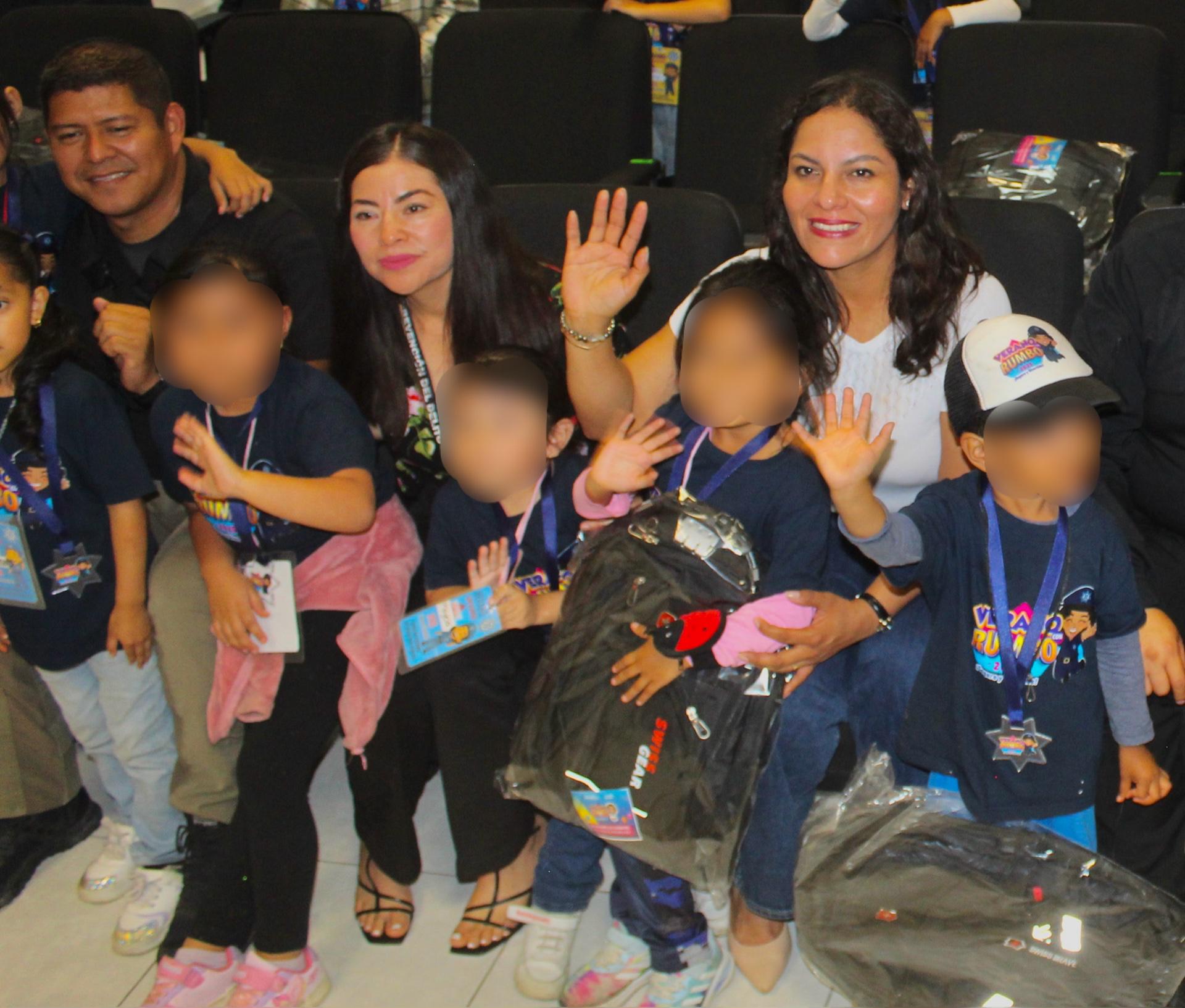 EnLinea_Puebla's tweet card. La presidenta municipal, Lupita Cuautle Torres, encabezó la clausura del curso “Verano con Rumbo 2025” de la Secretaría de Seguridad Pública y Protección