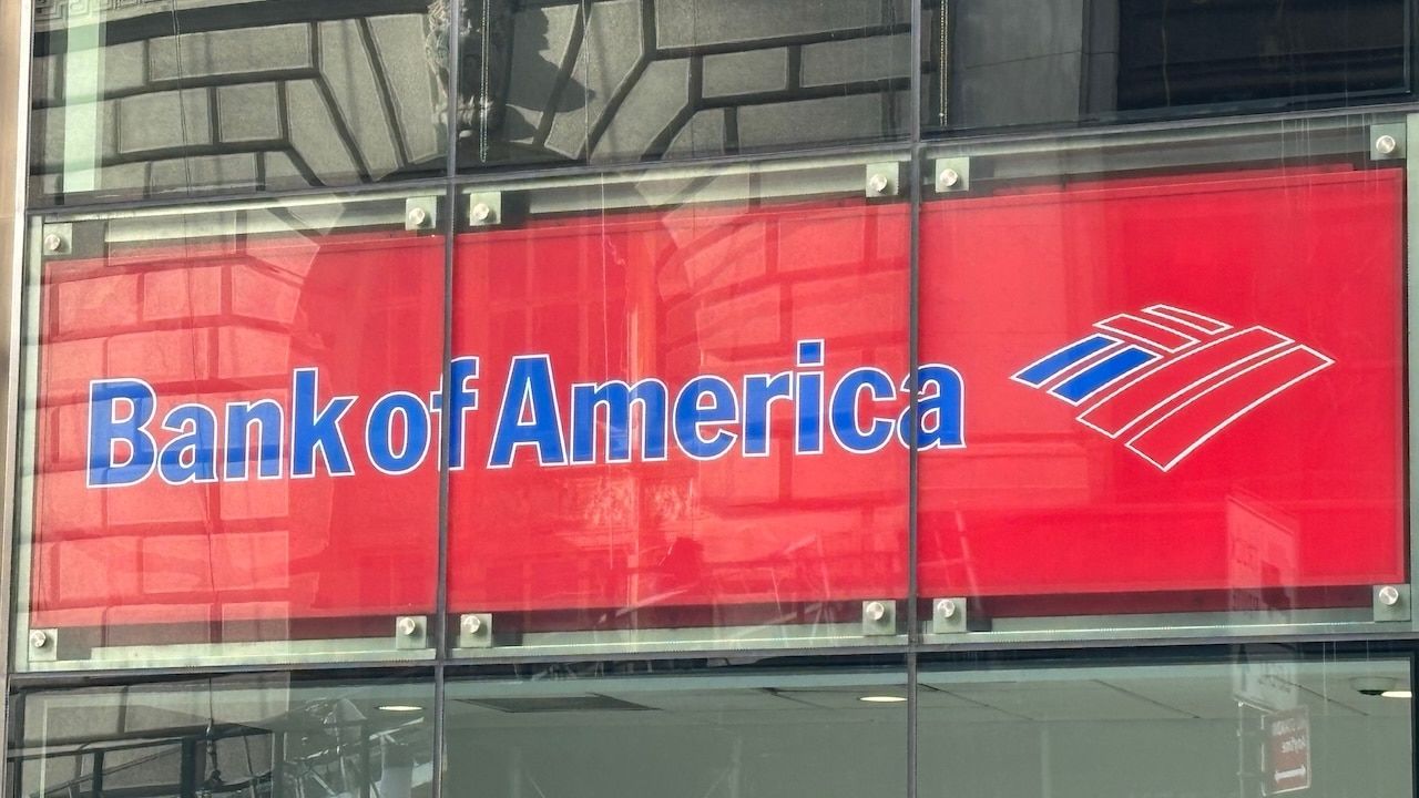 TopClassActions's tweet card. A new class action lawsuit filed against Bank of America alleges the bank’s automatic payment system double-bills customers who make a payment in the middle of a billing cycle.