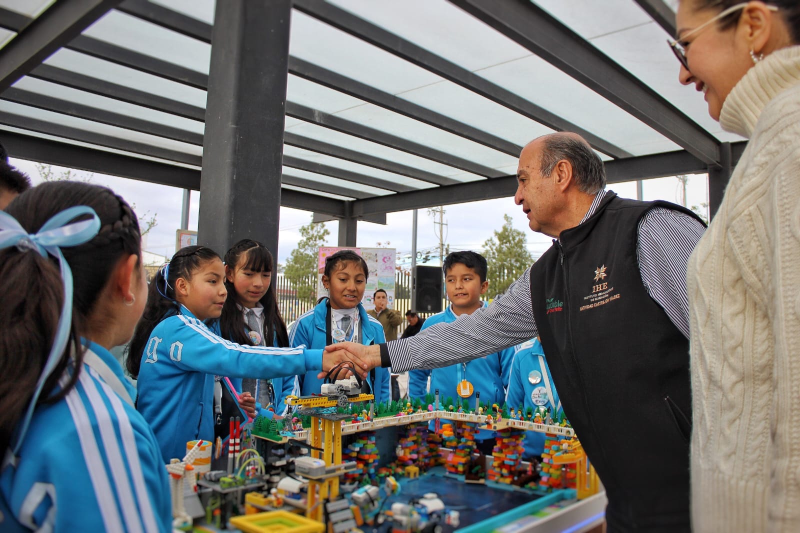 diaplazajuarez's tweet card. El secretario de Educación Pública de Hidalgo, Natividad Castrejón Valdez, encabezó el cierre de la Consulta Infantil y Juvenil “Mi Visión de Hidalgo a 2040”, donde más de mil 200 estudiantes de...