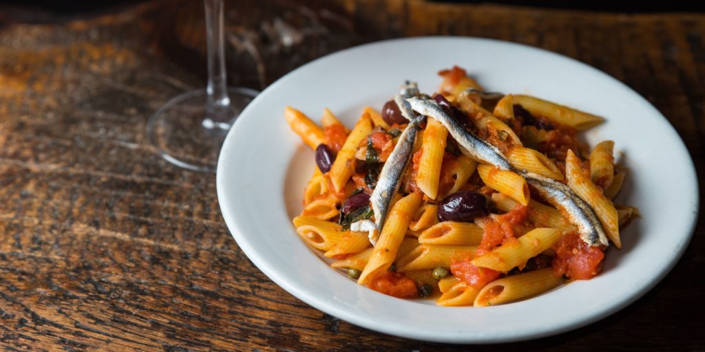 ManhattanDigest's tweet card. Take a look at the best restaurants Manhattan Digest visited in The Big Apple this year. Quite a fantastic list indeed.