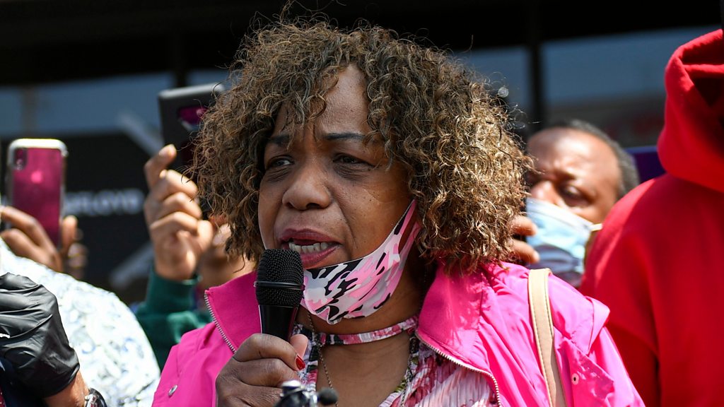 BBCOS's tweet card. George Floyd died after a police officer knelt on his neck while arresting him