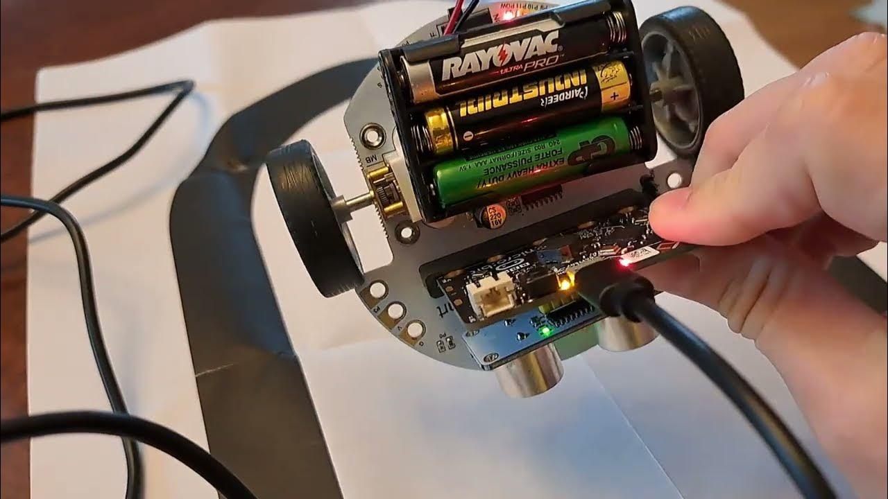 j_martay's tweet card. Using HolaSmart HS1002 Robot car for Micro:bit -- code install +...