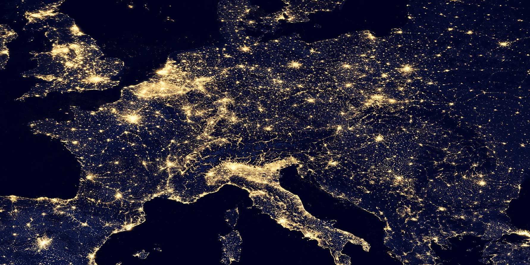 CSS_ETHZurich's tweet card. Blackouts, which are large-scale and long-lasting power outages, can significantly impact society. Planning for their consequences requires continuous attention from the state, its citizens, and the...