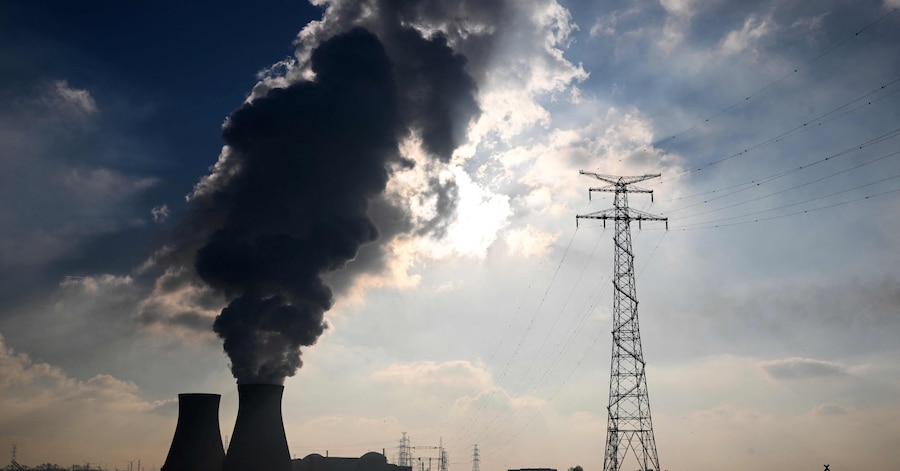 QuentinFunck's tweet card. Doel 2 est le cinquième réacteur à fermer en Belgique. Le réacteur nucléaire Doel 2 a été définitivement mis à l'arrêt dimanche à 21h38 et déconnecté du...