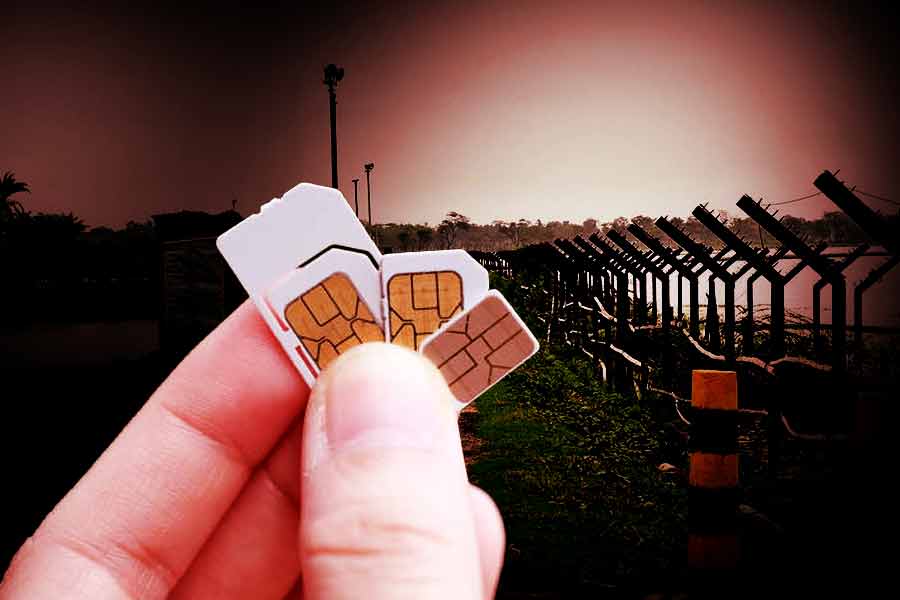 MyAnandaBazar's tweet card. ভুয়ো সিম কার্ড চক্রের বিরুদ্ধে মুর্শিদাবাদে, বিশেষত সীমান্ত এলাকায় অভিযান শুরু করল সাইবার অপরাধ শাখা। নতুন করে ৫০ জনের বিরুদ্ধে এফআইআর দায়ের হয়েছে।