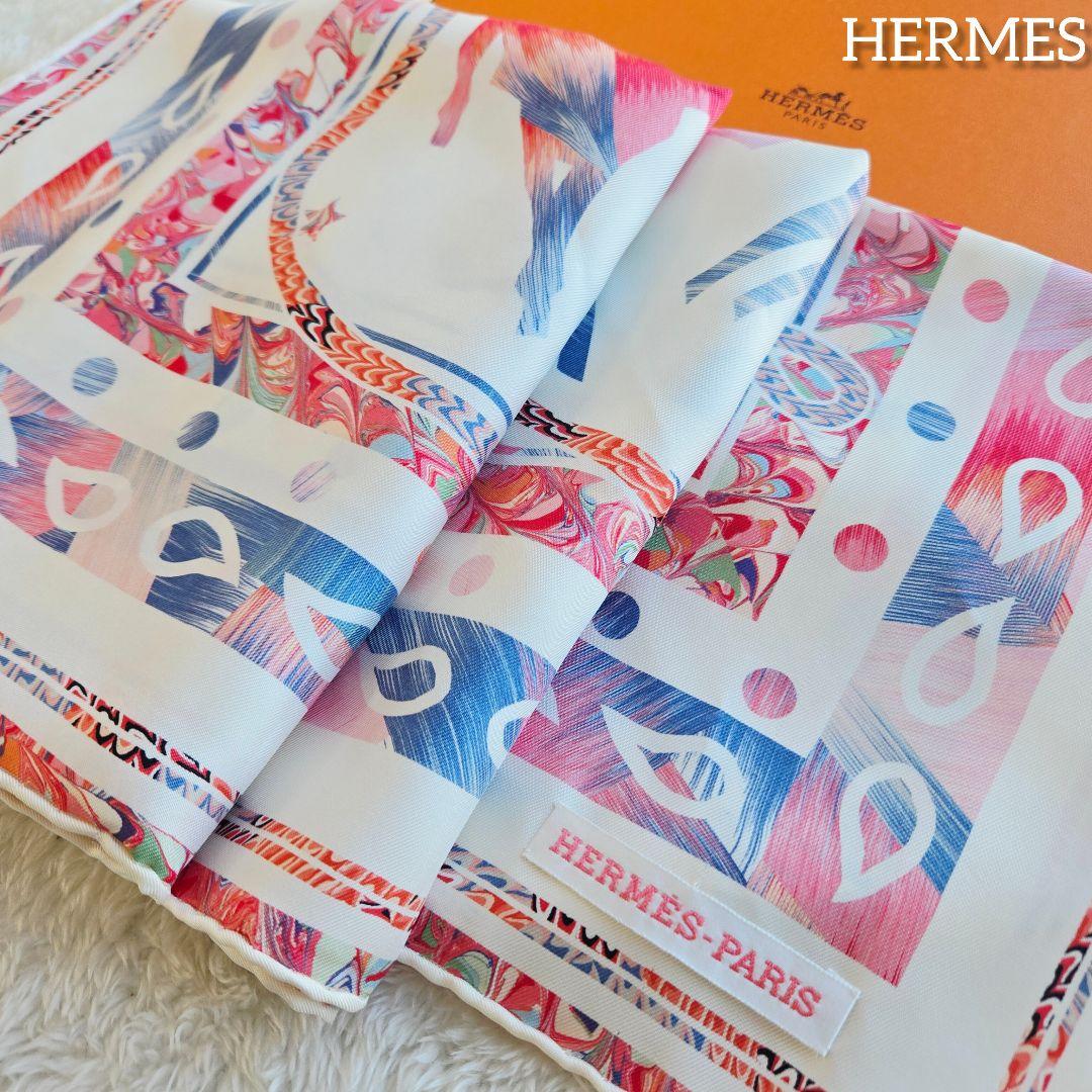 zbsA8hTOATZN's tweet card. ⭐HERMES⭐ 美品 エルメス カレ90 京都マーブル 野生馬 箱付きをメルカリでお得に通販、誰でも安心して簡単に売り買いが楽しめるフリマサービスです。新品/未使用品も多数、支払いはクレジットカード・キャリア決済・コンビニ・銀行ATMが利用可能で、品物が届いてから出品者に入金される独自システムのため安心です。