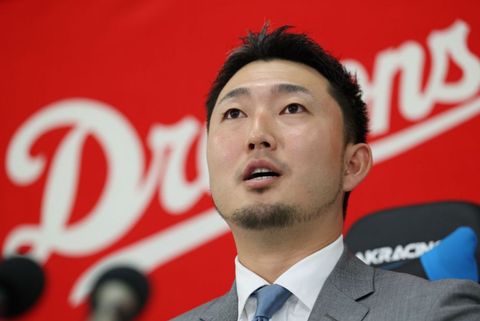 dorahou_matome's tweet card. 　中日の藤嶋健人投手（27）が30日、ナゴヤ球場に隣接する選手寮「昇竜館」で契約更改交渉に臨み、今季年俸8500万円から3500万円増の年俸1億2000万円で3年契約を結んだ。　今季は、守護神・松山の離脱時に一時、代役を務めるなどリリーフ陣を支えた。5月27日のヤクルト戦（神