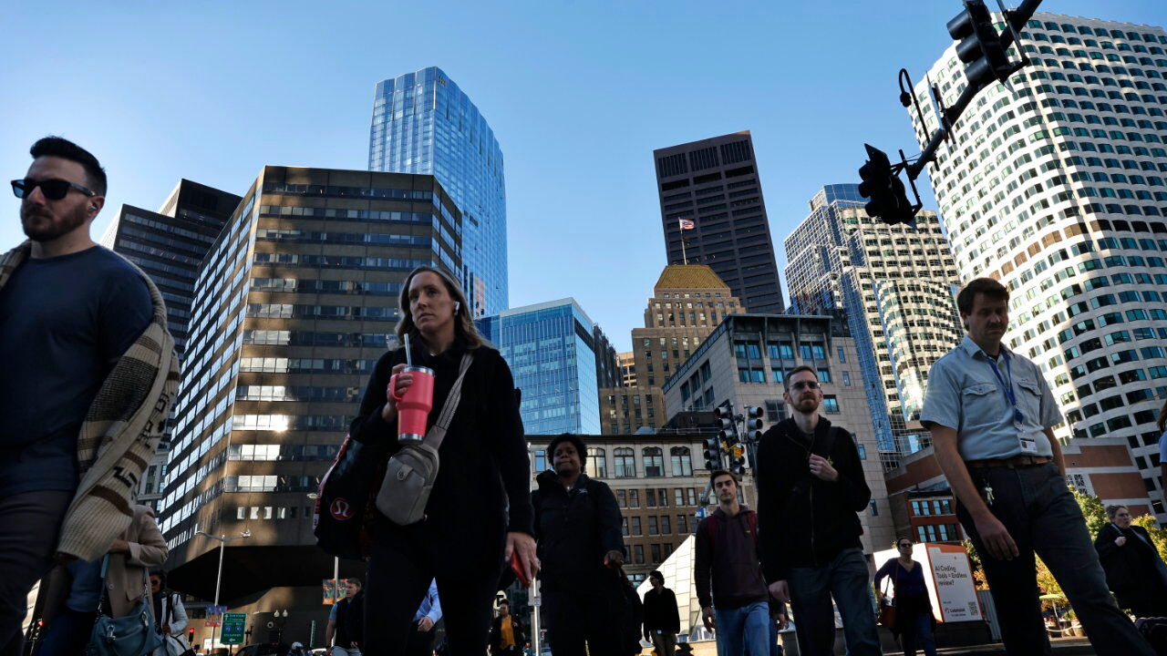 hackernewstop5's tweet card. Bosses, investors and policymakers are worried, but there are reasons for hope