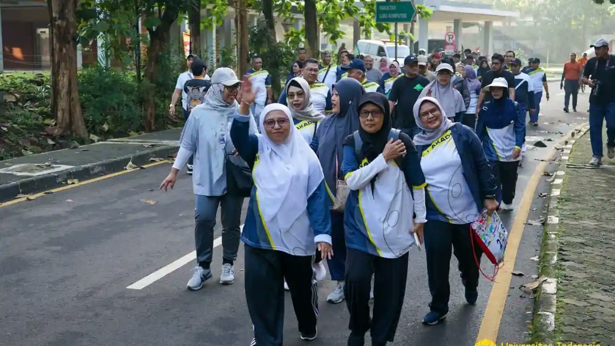 murtopotop's tweet card. Kegiatan yang dihadiri lebih dari 100 orang, Guyub Bahagia Senat Akademik UI Olahraga Bareng Dosen, Tenaga Kependidikan dan Mahasiswa