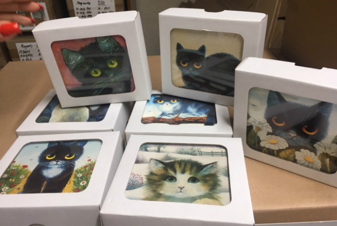 Profitiraj's tweet card. Srce Beča već godinama je „preplavljeno“ brojnim suvenirima - magnetima za hladnjake, s najslavnijim austrijskim turističkim atrakcijama poput carice Sissi ili dvorca Schonbrunna, te slika najvažni...