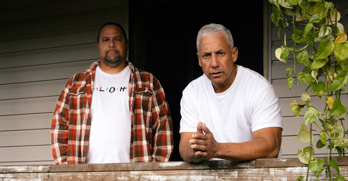 TheAtlantic's tweet card. Murder and lies in small-town Hawaii