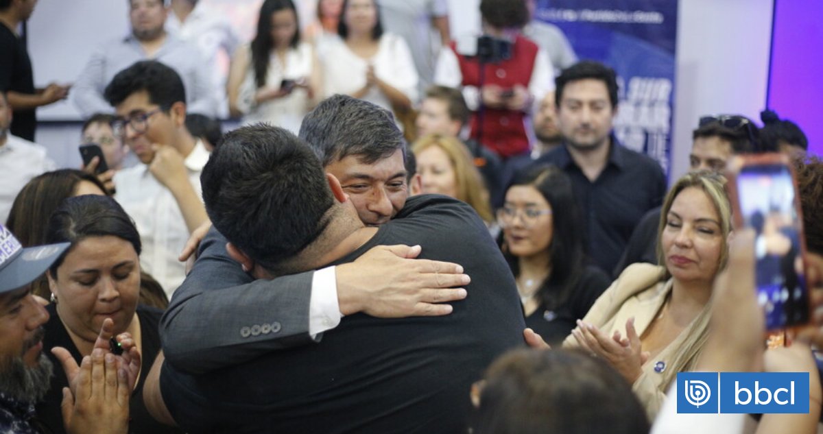 biobio's tweet card. Este domingo el Partido de la Gente (PDG) realizó la consulta online para definir si apoyará a algún candidato presidencial...