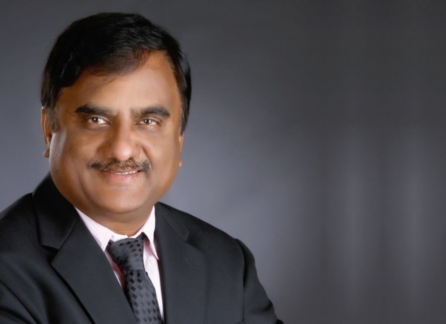 eduinvestingin's tweet card. Ladies and gentlemen, welcome to the chemical circus of SMS Pharmaceuticals Ltd — the company that cooks APIs like Indian aunties cook achar: with precision,