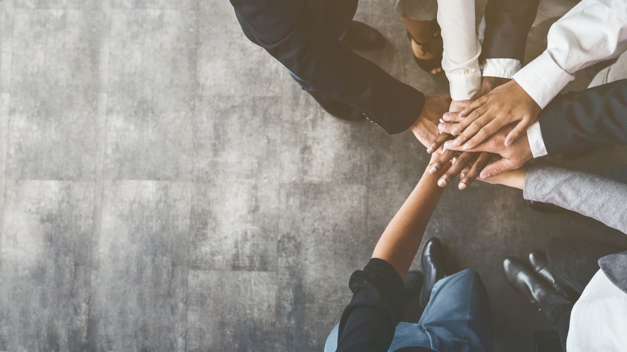 MKOperator's tweet card. Many enterprise software companies, especially those rooted in open-source solutions, generate the bulk of their revenue through product licensing, while consulting services are offered to aid with...