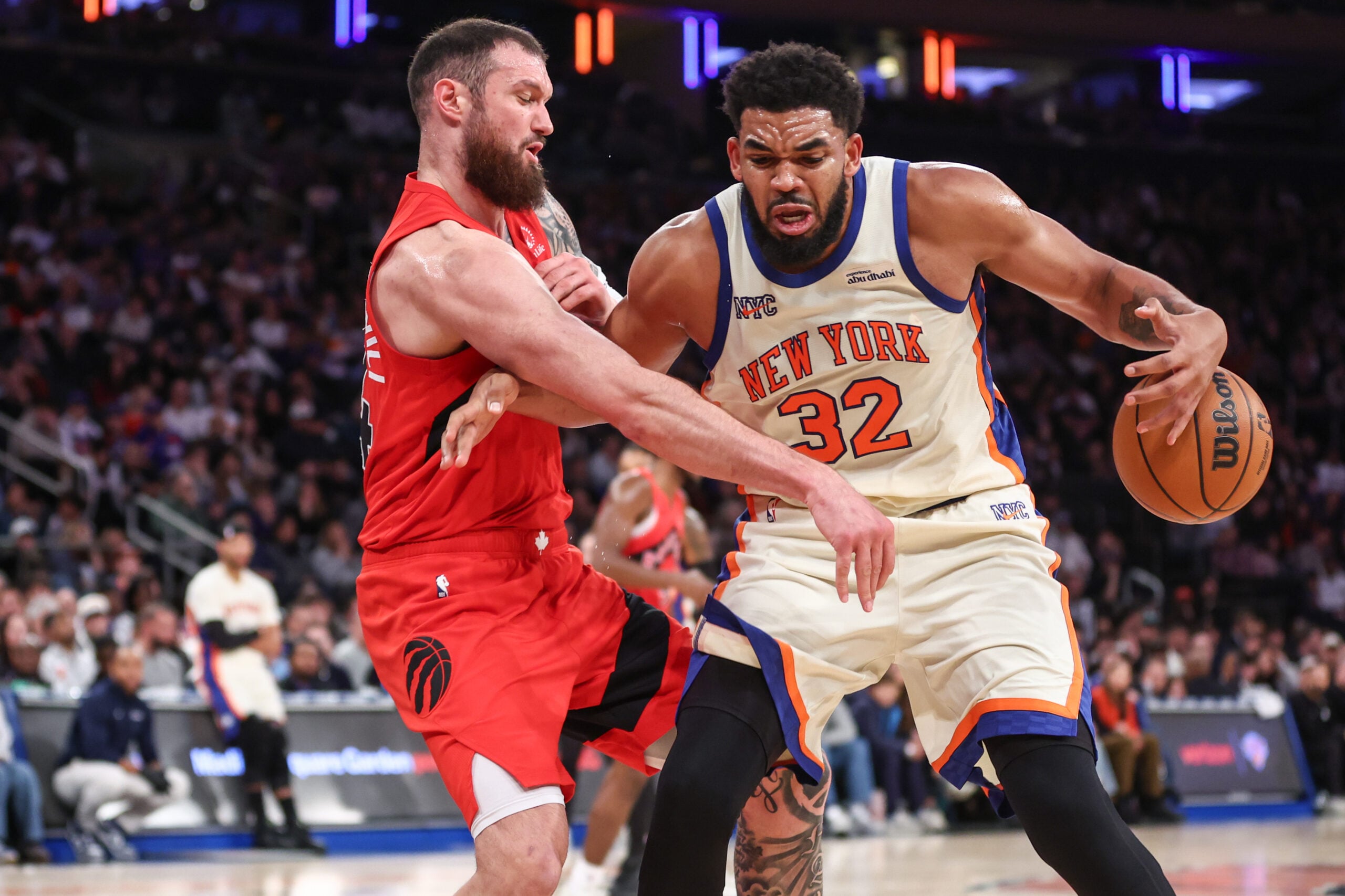 DylanBackerESM's tweet card. The New York Knicks continue their dominance at home this season with another big victory on Sunday. They defeated the Toronto Raptors 116-94 to secure their