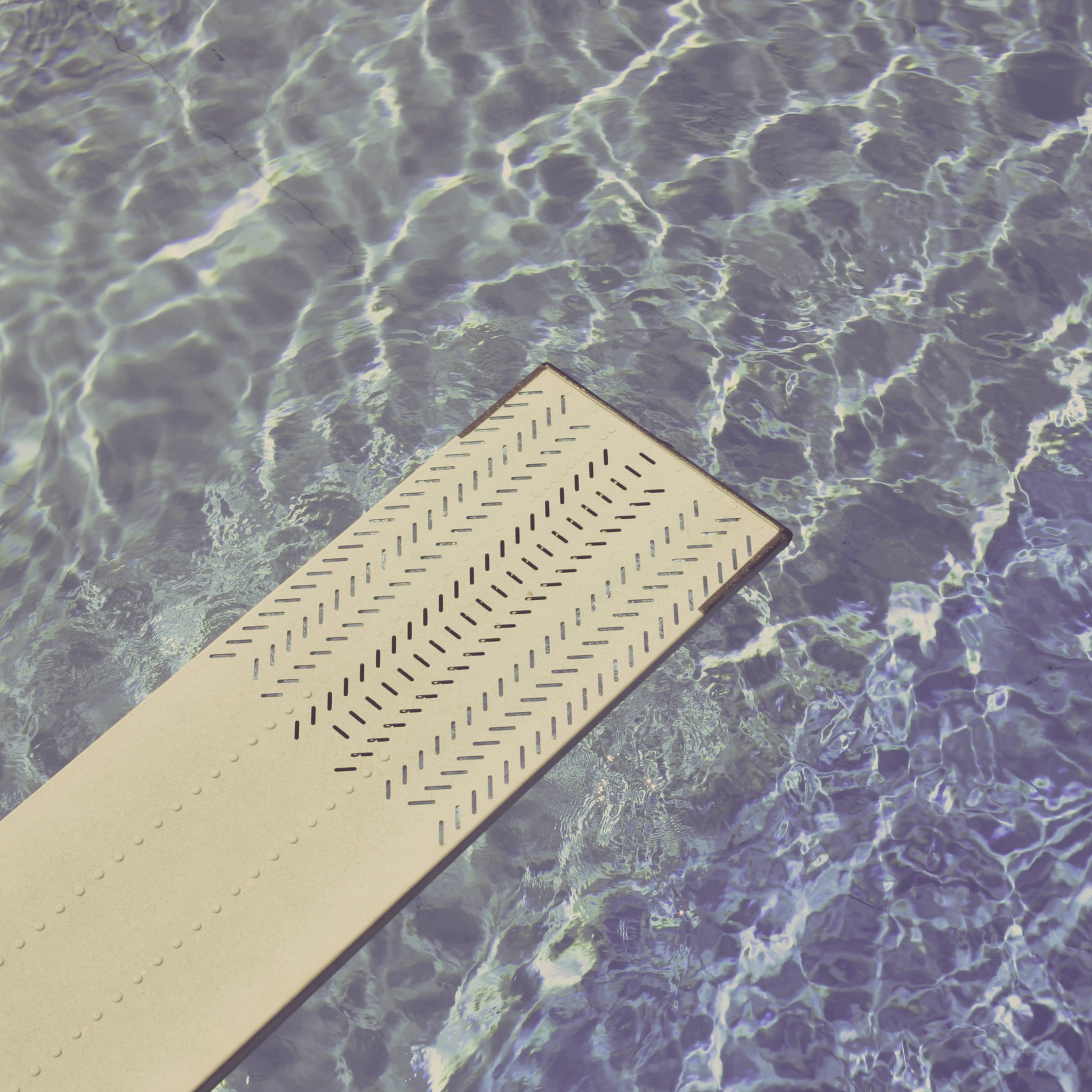 dieworkwear's tweet card. When I started getting into fountain pens about eight years ago, I was overwhelmed by the number of options. The...