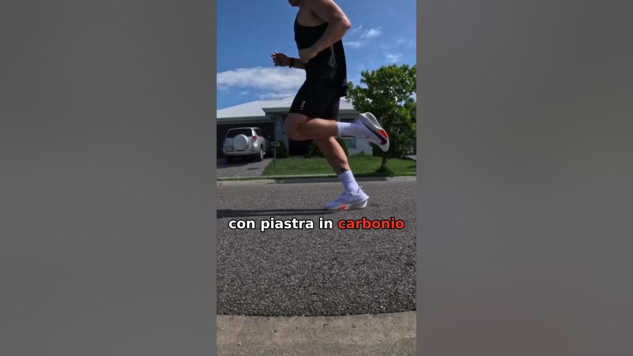 theupdaterep's tweet card. Maratona, sfida tra gomma e carbonio #theupdate #maratona #scarpe