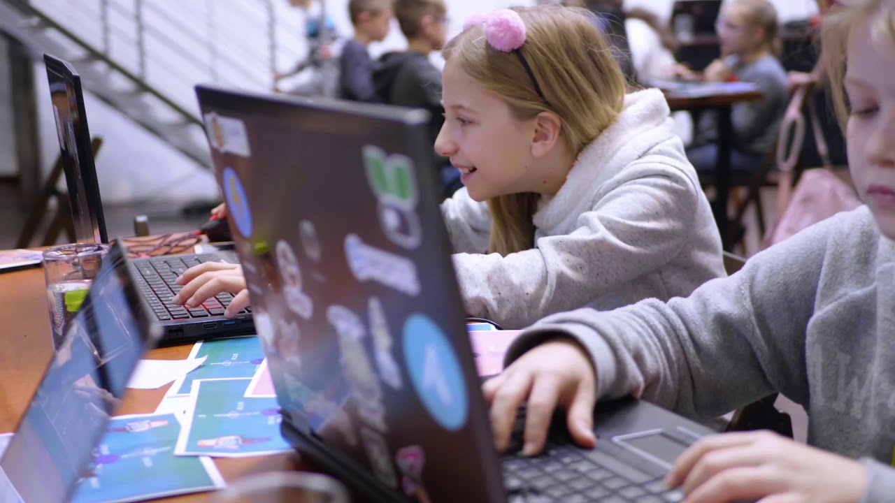 CodecraftSpace's tweet card. Codecraft 8 Grudnia 2018