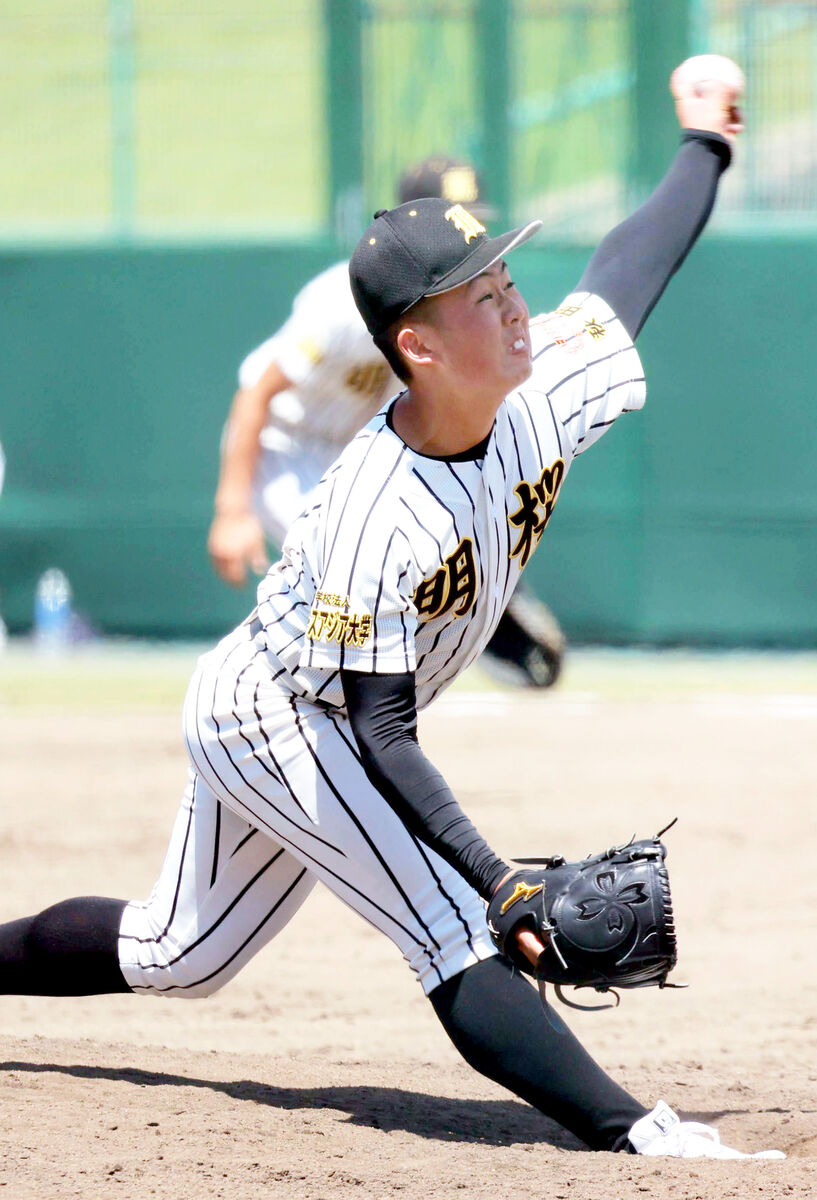 hochi_amayakyu's tweet card. 　キレッキレの直球で凡打の山を築き、チームを勝ち上がらせてきた明桜（秋田）の松橋裕次郎投手（３年）。最速１４３キロの真っすぐを武器に、東北大会では強打者たちを力でねじ伏せる。「県大会よりもちろん強い相