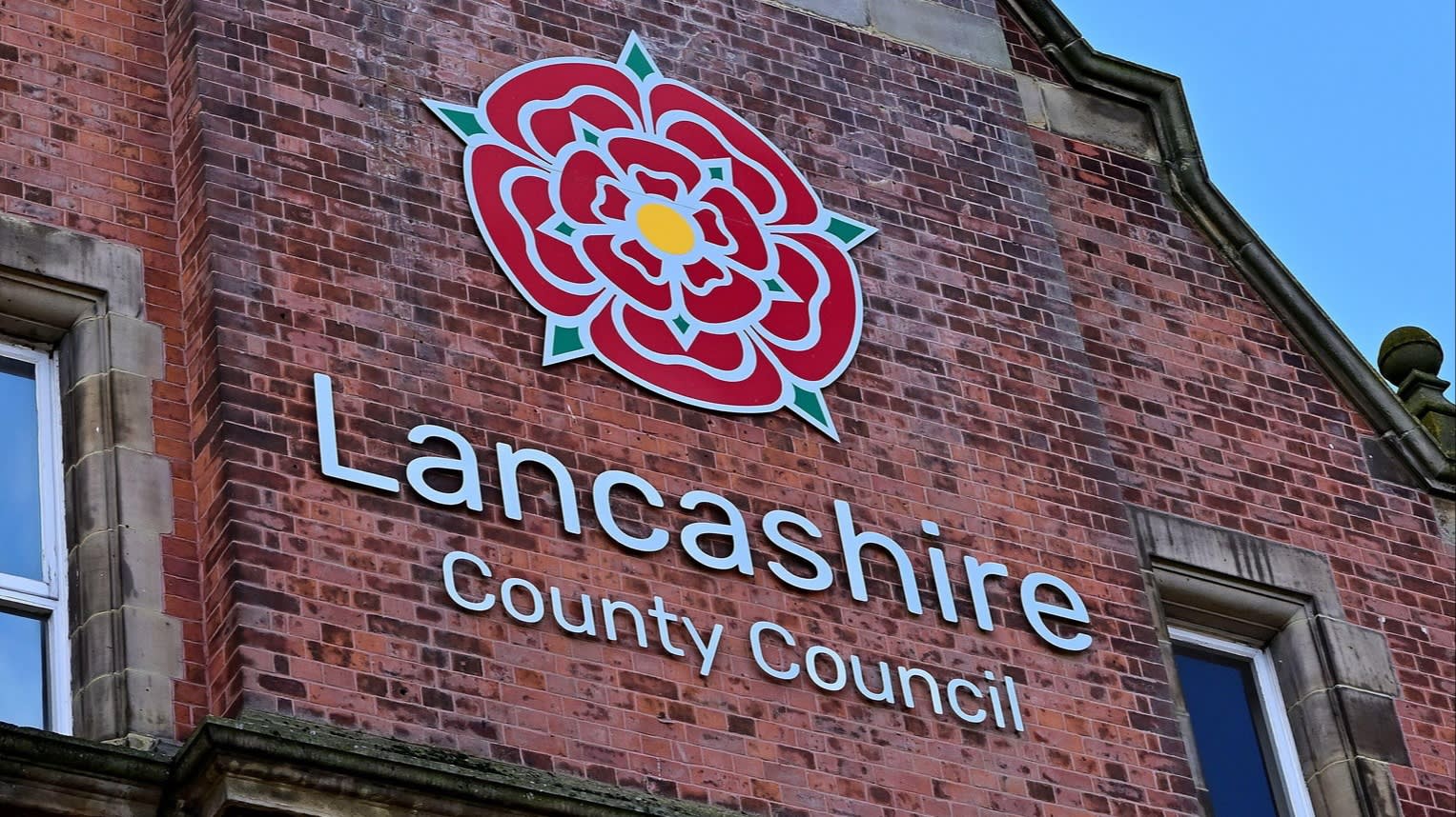 MyArrse's tweet card. Opposition groups have accused various male members of Reform UK of intimidating female opponents