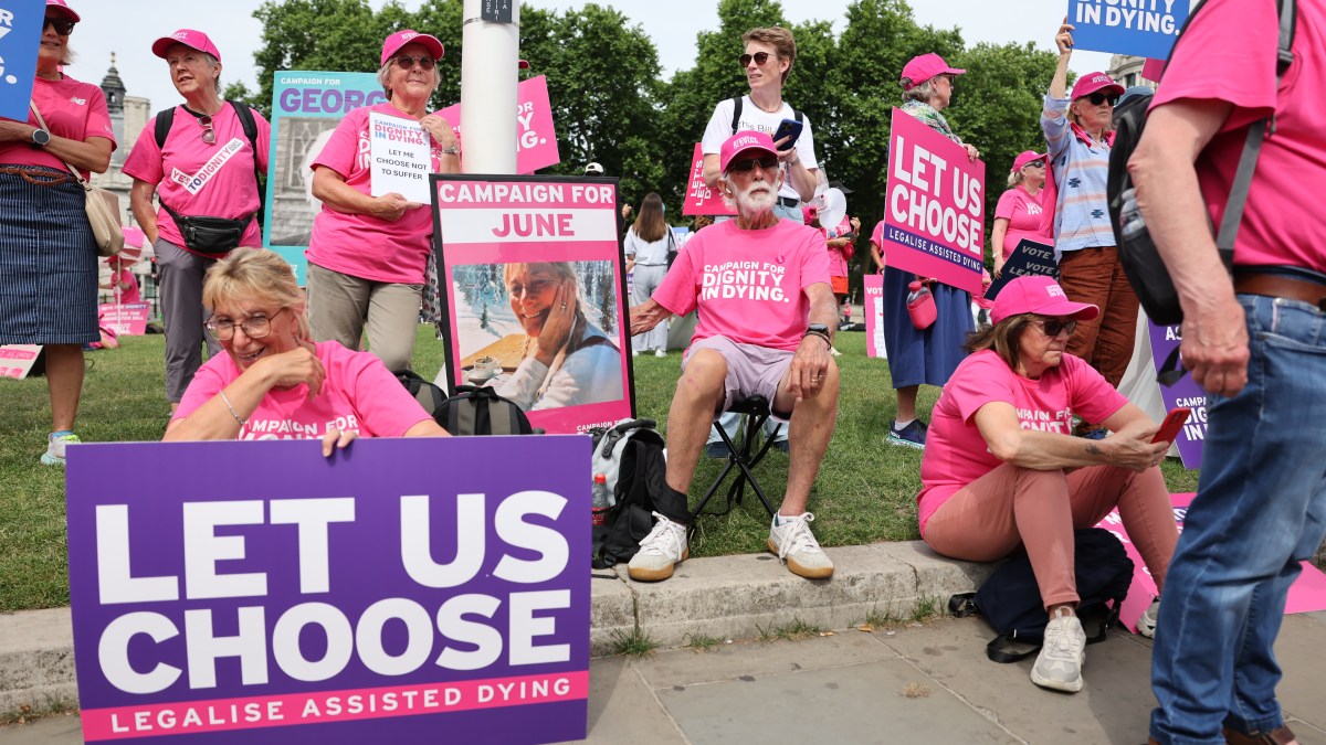 tariqahmadbt's tweet card. There is a lack of parliamentary scrutiny and government support for the ill-conceived legislation