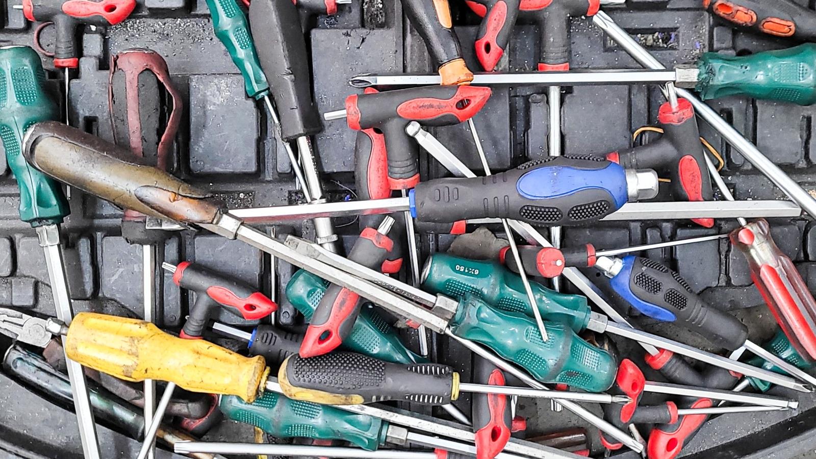 slashgear's tweet card. If you're looking to organize your toolbox, there's a clever and inexpensive DIY trick you can use. Here's everything you'll need and how to do it.