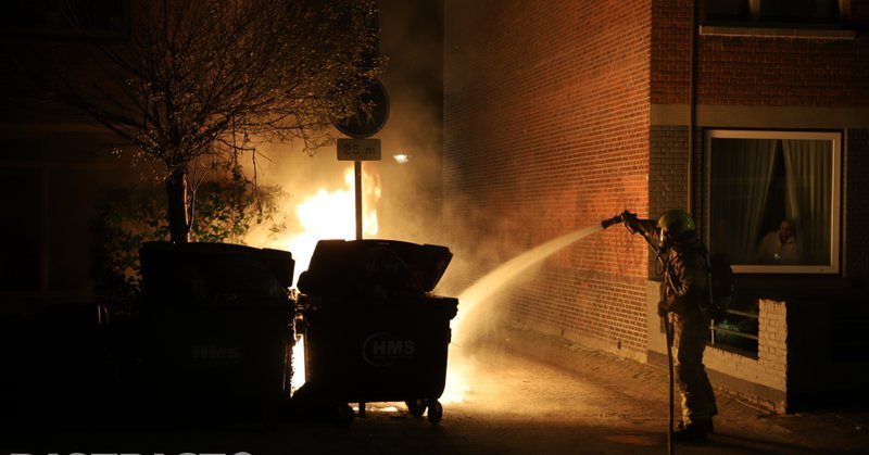 Brand in afvalcontainer in Harderwijkstraat, Den Haag