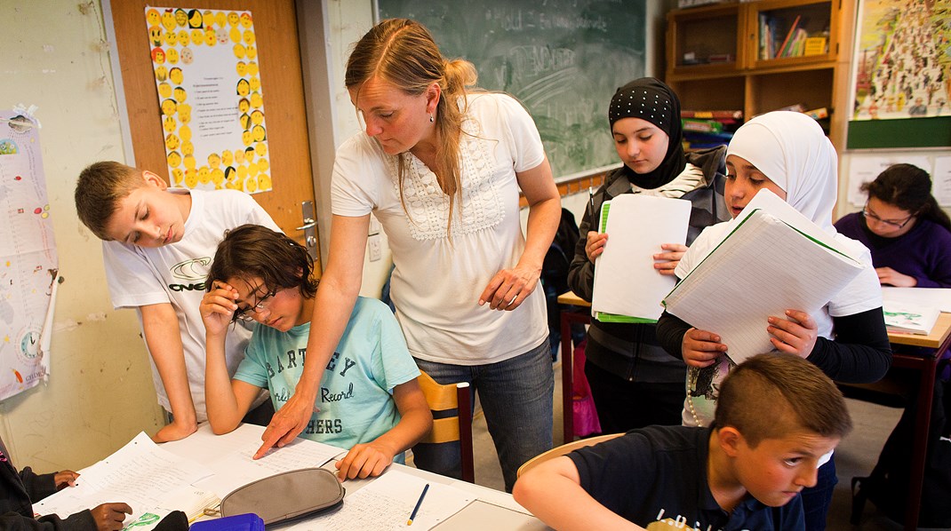 SigneLoentoft's tweet card. Selvom de første studerende på den nye læreruddannelse knap har gået på uddannelsen i et år, opfordrer forkvinden for Danske Professionshøjskoler regeringen til at tage læreruddannelsen med i en...