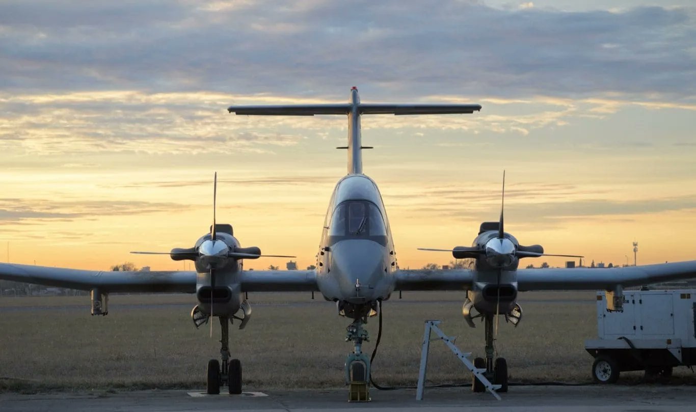 Zonamilitar1's tweet card. A mediados del mes de junio, Zona Militar tuvo la posibilidad de visitar el Centro de Ensayos en Vuelo (CEV), oportunidad que no solo sirvió para