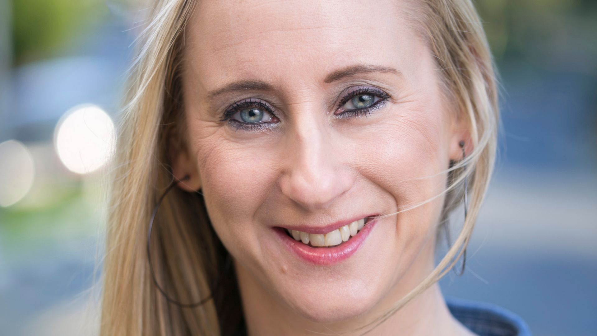 CGraceCassidy's tweet card. Black & White Publishing, an imprint of Bonnier Books UK, has signed It’s a Wonderful Life for Lexie Byrne (aged 41¼) by Caroline Grace-Cassidy, a festival sequel to The Unexpected Love Story of...