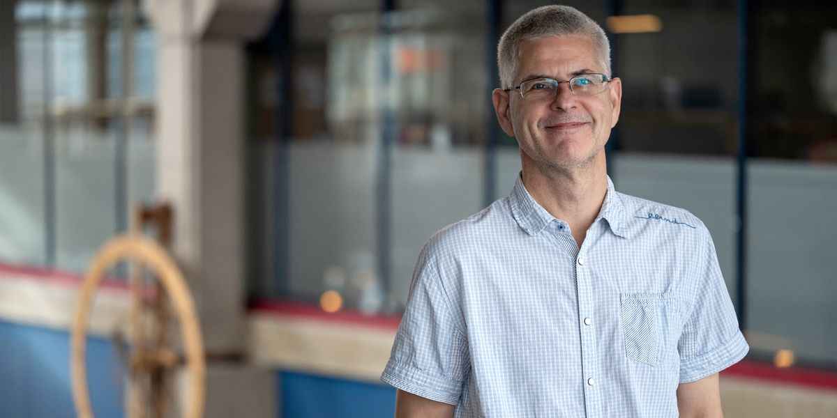 UnixDiscussions's tweet card. By changing only thirty lines of Linux kernel code, these engineers saved up to 30% of energy costs for certain applications. 30 for 30!