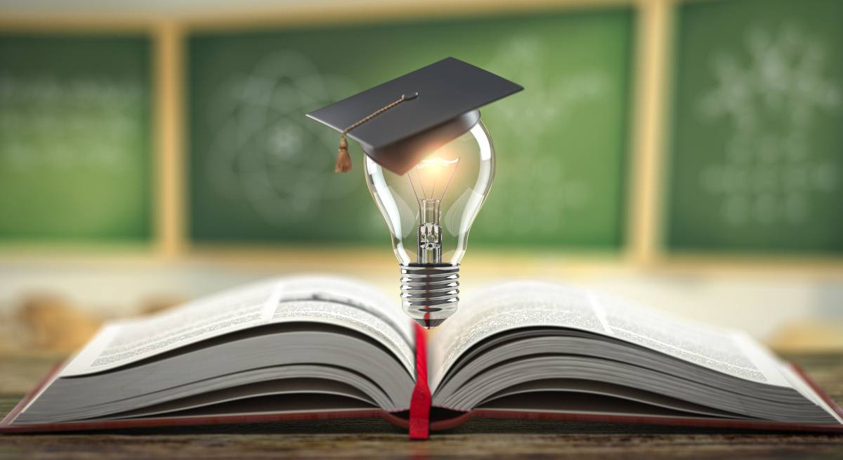 benetmaria's tweet card. These are the online AI and machine learning courses that anyone looking to upskill on a budget should consider.