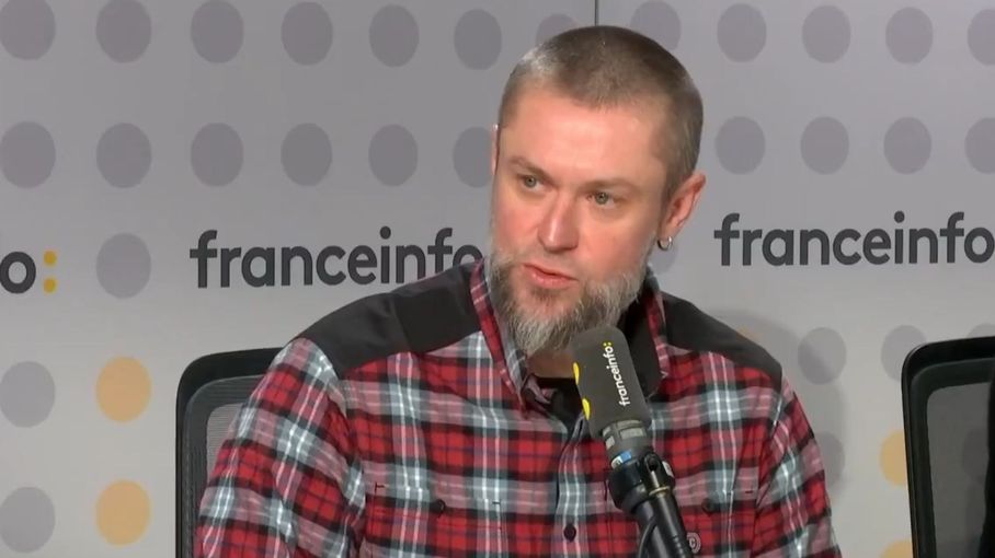 franceinfo's tweet card. Dmytro Kushnir, mobilisé depuis 2024, fait partie de la délégation ukrainienne en visite à Paris depuis ce dimanche et jusqu'à mercredi.
