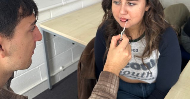 Tweet card summary image