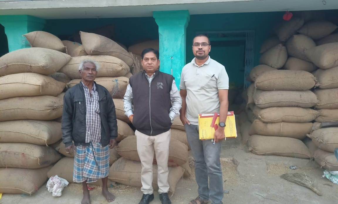 Purusho32936900's tweet card. Under Collector Jitendra Yadav’s strict directives, joint teams of Revenue, Food, and Mandi Departments seized 215.60 quintals of illegal paddy on Saturday. With this, total seizures in the current...