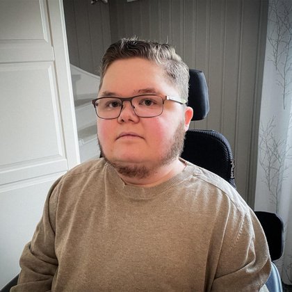 Tweet card summary image