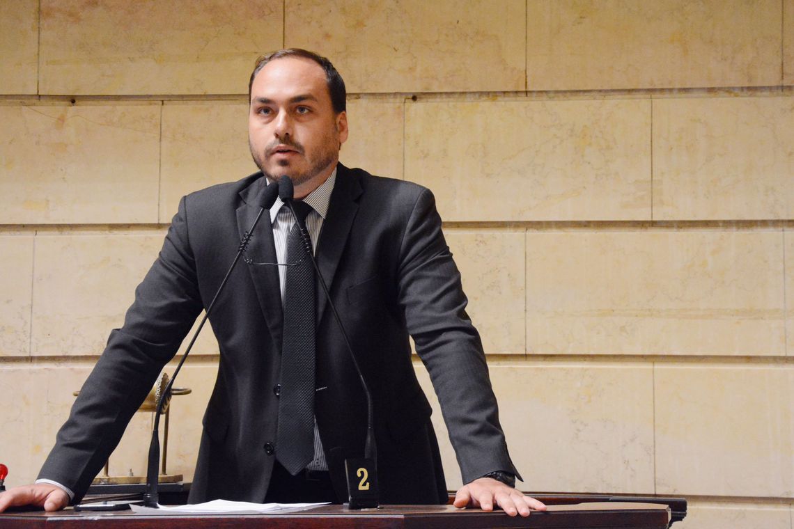 o_antagonista's tweet card. Wagner Rosário, o ministro-chefe da CGU, disse à BBC Brasil não ver problemas legais nem éticos se Jair Bolsonaro quiser nomear o filho Carlos para um cargo de assessor na Presidência...