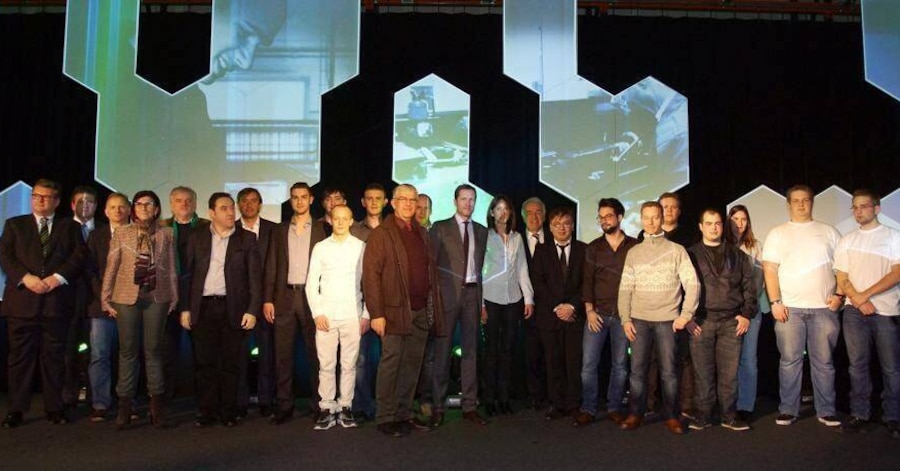 _Synergo's tweet card. Avec plus de 400 modules de formations, ils ont trouvé un job ou une autre orientation.