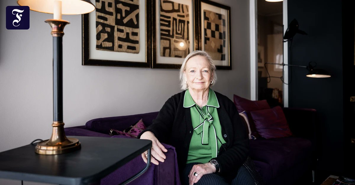 faznet's tweet card. Von Sofa bis Schrankwand: Seit 30 Jahren prägt Juliane Dörschel das Möbelunternehmen Lambert mit Kreativität und Handwerksliebe. Was lässt sie auch mit 70 Jahren weiterarbeiten?