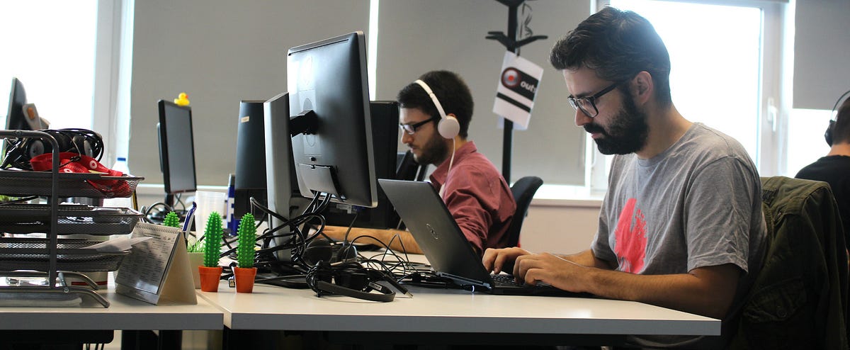 ChromeDevTools's tweet card. I don’t consider myself a nitpicker. That’s only true, and it’s all fine and dandy… until I find a console.log() that someone forgot to…