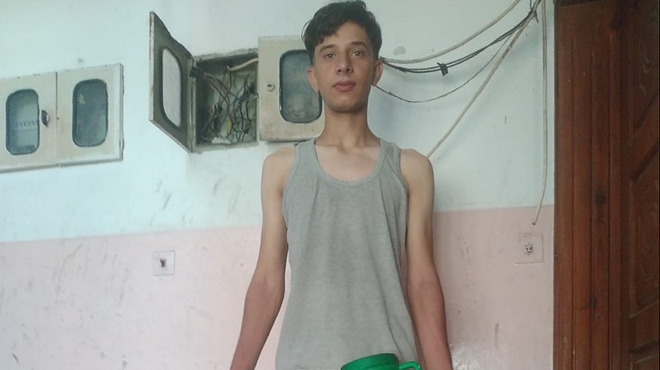 sunnoxygen's tweet card. My name is Abood, I am 21 years old and since my father was killed I am the sole provider for my mother, aunt, 4 girls and 3 boys. I can't keep up with buying food and medicine for them. Most of the...