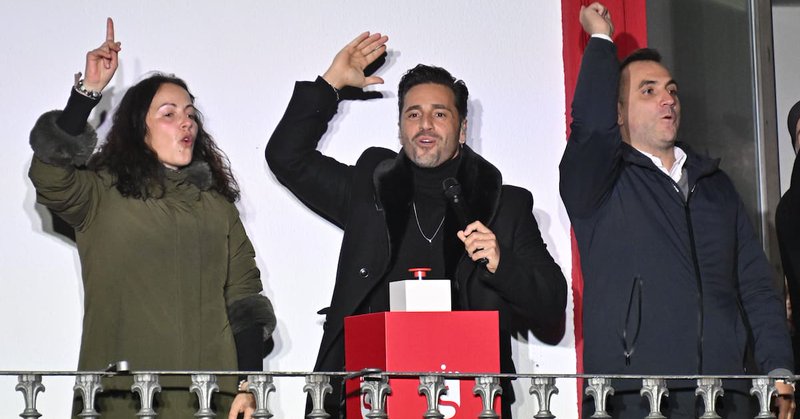 Tweet card summary image